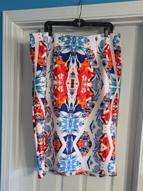 Women’s White Multicolor Printed Pencil Skirt